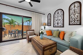 Gold Coast Townhome w Pools GYM 24 7 Security