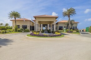 Gold Coast Townhome w Pools GYM 24 7 Security