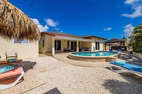 Newly Renovated 4BR 4BA Private Pool Eagle Beach