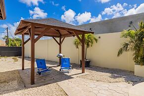 Newly Renovated 4BR 4BA Private Pool Eagle Beach