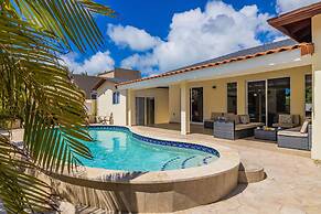 Newly Renovated 4BR 4BA Private Pool Eagle Beach
