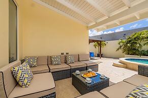 Newly Renovated 4BR 4BA Private Pool Eagle Beach