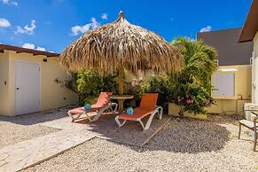 Newly Renovated 4BR 4BA Private Pool Eagle Beach