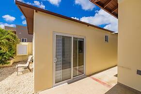 Newly Renovated 4BR 4BA Private Pool Eagle Beach