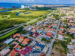 Newly Renovated 4BR 4BA Private Pool Eagle Beach