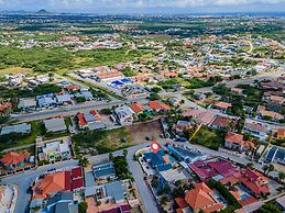 Newly Renovated 4BR 4BA Private Pool Eagle Beach