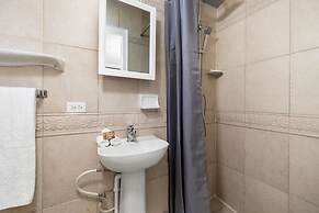 Newly Renovated Queen Bed Studio Loft Palmbeach