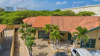Newly Renovated Queen Bed Studio Loft Palmbeach
