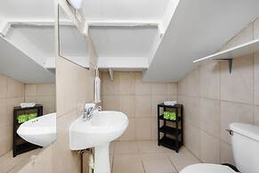 Newly Renovated Queen Bed Studio Loft Palmbeach