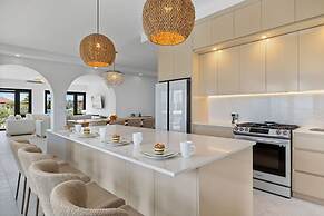 New Ocean View Infinity Pool Steps 2 Babybeach