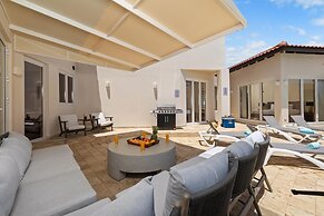 Designer Lux Villapoolbbq3 Min- Tres Trapi Bch