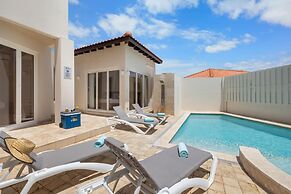 Designer Lux Villapoolbbq3 Min- Tres Trapi Bch