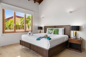 Designer Lux Villapoolbbq3 Min- Tres Trapi Bch