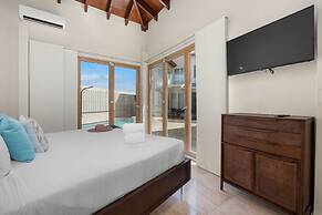 Designer Lux Villapoolbbq3 Min- Tres Trapi Bch