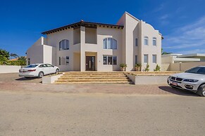 Designer Lux Villapoolbbq3 Min- Tres Trapi Bch