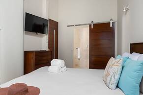 Designer Lux Villapoolbbq3 Min- Tres Trapi Bch