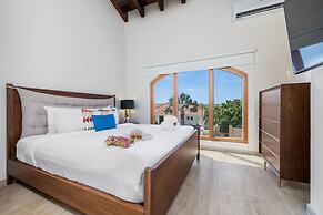 Designer Lux Villapoolbbq3 Min- Tres Trapi Bch