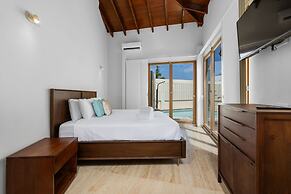 Designer Lux Villapoolbbq3 Min- Tres Trapi Bch