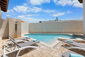 Designer Lux Villapoolbbq3 Min- Tres Trapi Bch