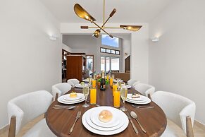 Designer Lux Villapoolbbq3 Min- Tres Trapi Bch