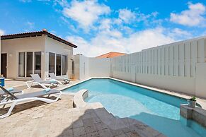 Designer Lux Villapoolbbq3 Min- Tres Trapi Bch