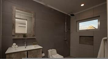 NEW - Cozy Modern One Bedroom Close to Beach