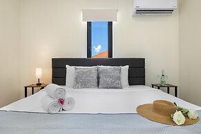 Brand NEW 3BR w Private Pool Walk to Palm Beach