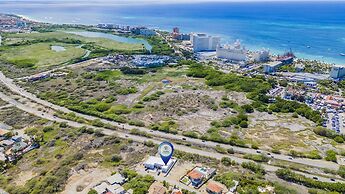 Brand NEW 3BR w Private Pool Walk to Palm Beach