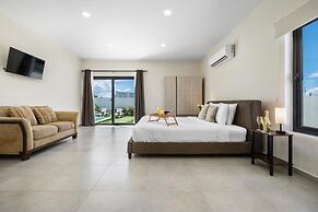 Brand NEW 3BR w Private Pool Walk to Palm Beach