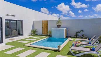 Brand NEW 3BR w Private Pool Walk to Palm Beach