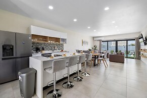 Brand NEW 3BR w Private Pool Walk to Palm Beach