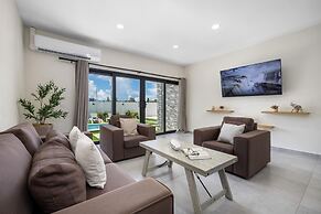 Brand NEW 3BR w Private Pool Walk to Palm Beach