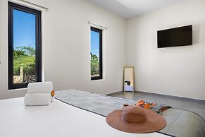 Brand NEW 3BR w Private Pool Walk to Palm Beach