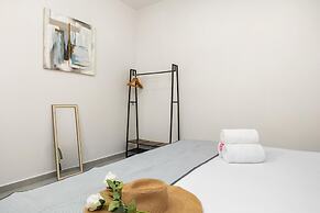 Brand NEW 3BR w Private Pool Walk to Palm Beach