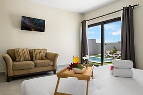 Brand NEW 3BR w Private Pool Walk to Palm Beach