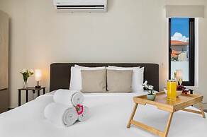 Brand NEW 3BR w Private Pool Walk to Palm Beach