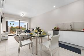 1BR Gold Coast Pools Tennis Gym Security