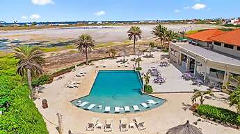 1BR Gold Coast Pools Tennis Gym Security