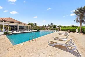 1BR Gold Coast Pools Tennis Gym Security