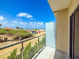 1BR Gold Coast Pools Tennis Gym Security