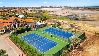 1BR Gold Coast Pools Tennis Gym Security