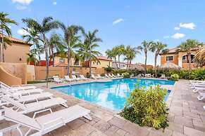 1BR Gold Coast Pools Tennis Gym Security