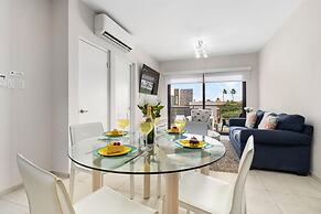 1BR Gold Coast Pools Tennis Gym Security