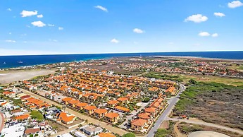 1BR Gold Coast Pools Tennis Gym Security