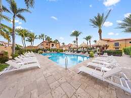 1BR Gold Coast Pools Tennis Gym Security