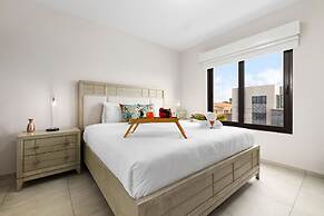 1BR Gold Coast Pools Tennis Gym Security