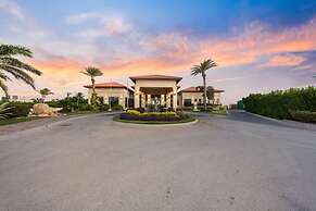 1BR Gold Coast Pools Tennis Gym Security