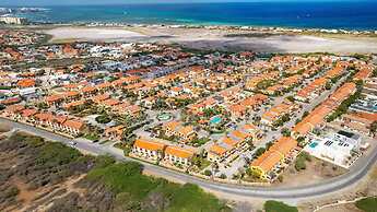 1BR Gold Coast Pools Tennis Gym Security