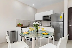 1BR Gold Coast Pools Tennis Gym Security