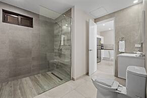 NEW Gold Coast Pools Restaurant Gym Tennis